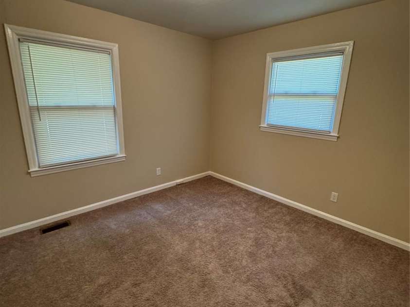 1001 Cone Avenue, Pineville, NC 28134.  MLS# CAR4283461, YatesRealty ID 28275. BEDROOM 3  CARPET, BLINDS, LIGHTING