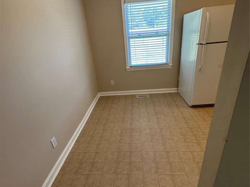 1001 Cone Avenue, Pineville, NC 28134.  MLS# CAR4283461, YatesRealty ID 28275. COMFORTABLE DINING AREA