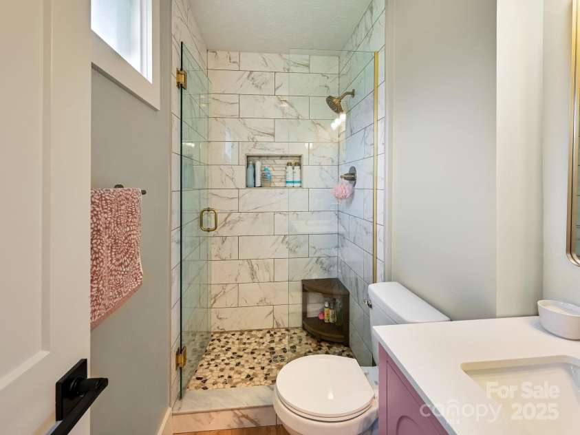 218 Blue Ridge Road, Black Mountain, NC 28711.  MLS# CAR4284698, YatesRealty ID 28276. Primary bath