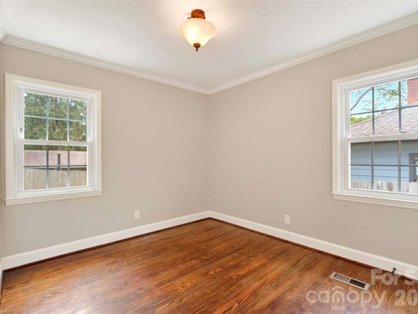 24 Dallas Street, Asheville, NC 28806.  MLS# CAR4386166, YatesRealty ID 28276. 