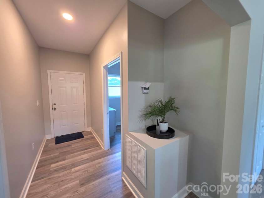 1105 8th Street, Statesville, NC 28677.  MLS# CAR4389488, YatesRealty ID 28277. 