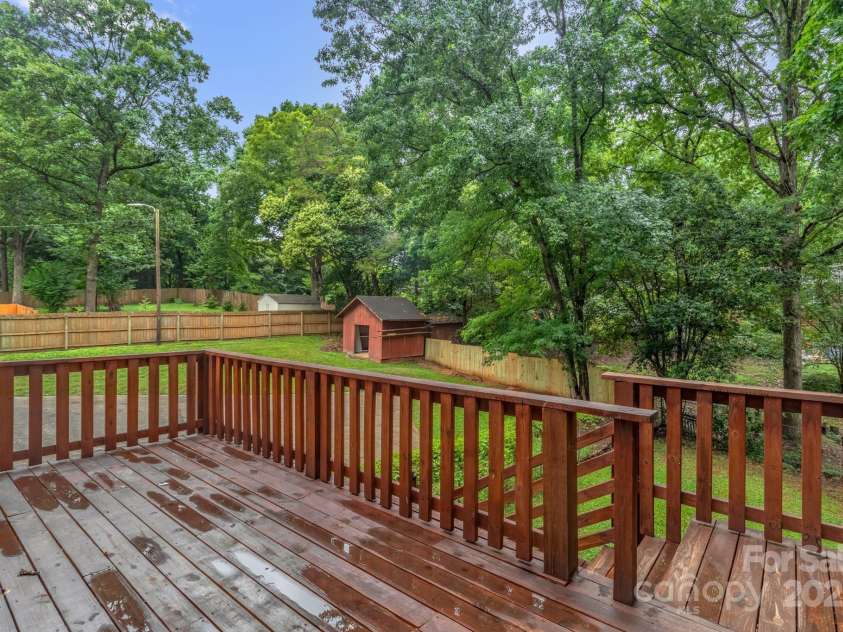 1623 Lumarka Drive, Charlotte, NC 28212.  MLS# CAR4276170, YatesRealty ID 28278. 