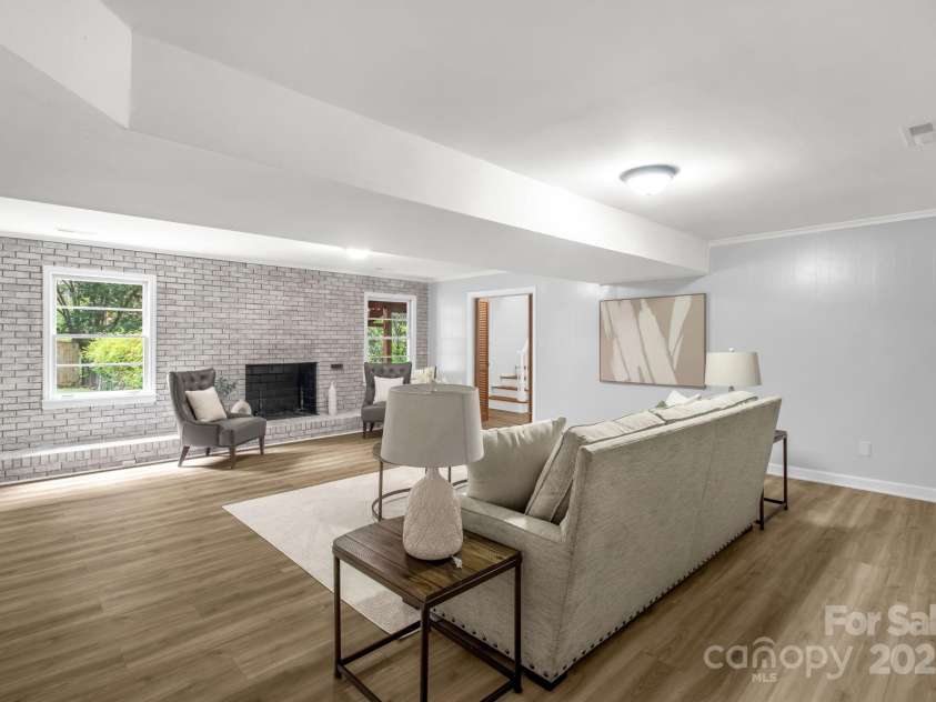1623 Lumarka Drive, Charlotte, NC 28212.  MLS# CAR4276170, YatesRealty ID 28278. 