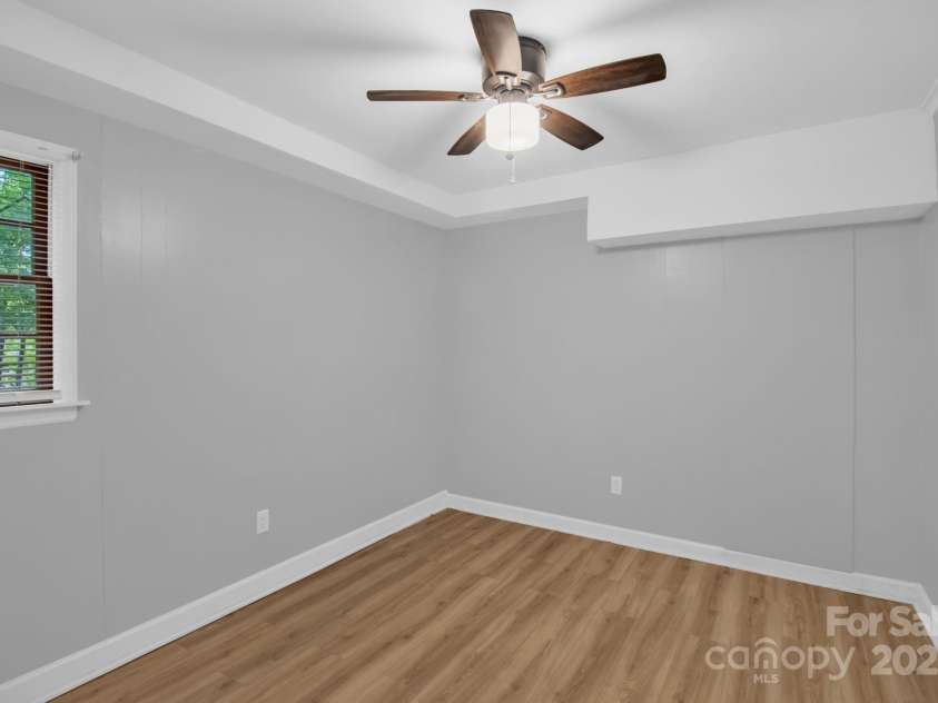 1623 Lumarka Drive, Charlotte, NC 28212.  MLS# CAR4276170, YatesRealty ID 28278. Bonus Room/Finished Basement