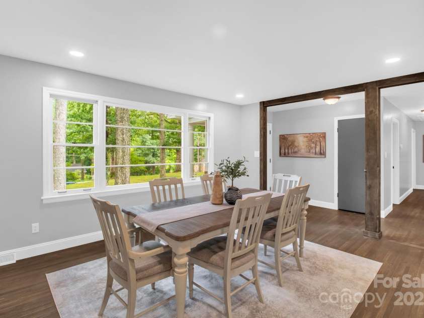 1623 Lumarka Drive, Charlotte, NC 28212.  MLS# CAR4276170, YatesRealty ID 28278. Dining Room