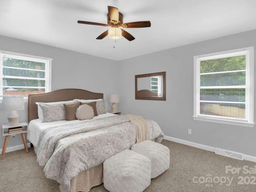 1623 Lumarka Drive, Charlotte, NC 28212.  MLS# CAR4276170, YatesRealty ID 28278. Primary Bedroom