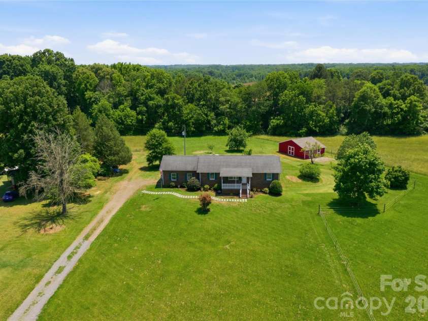 144 Wooten Farm Road, Statesville, NC 28625.  MLS# CAR4375437, YatesRealty ID 28279. 