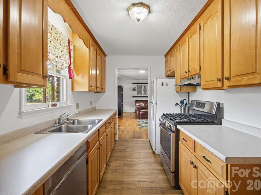 144 Wooten Farm Road, Statesville, NC 28625.  MLS# CAR4375437, YatesRealty ID 28279. 