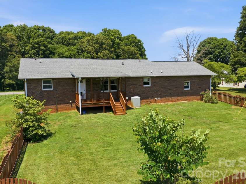 144 Wooten Farm Road, Statesville, NC 28625.  MLS# CAR4375437, YatesRealty ID 28279. 