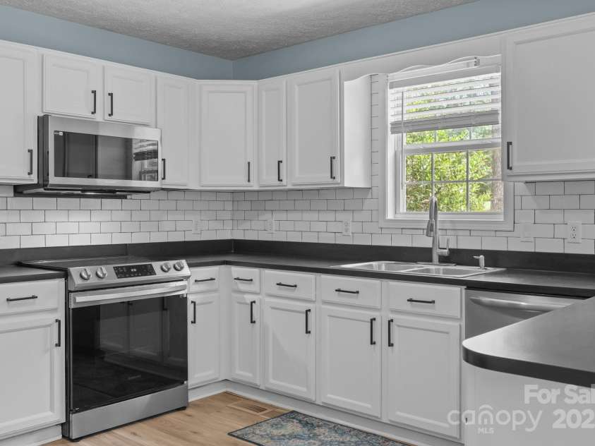 25611 Bridgeport Road, Albemarle, NC 28001.  MLS# CAR4280834, YatesRealty ID 28279. Kitchen