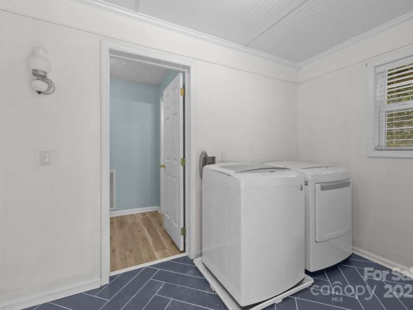 25611 Bridgeport Road, Albemarle, NC 28001.  MLS# CAR4280834, YatesRealty ID 28279. Large Laundry Room