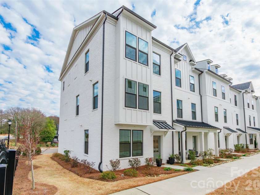 2106 Magnolia Blossom Way, Charlotte, NC 28211.  MLS# CAR4346843, YatesRealty ID 2828. 