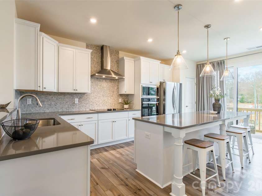 2106 Magnolia Blossom Way, Charlotte, NC 28211.  MLS# CAR4346843, YatesRealty ID 2828. 