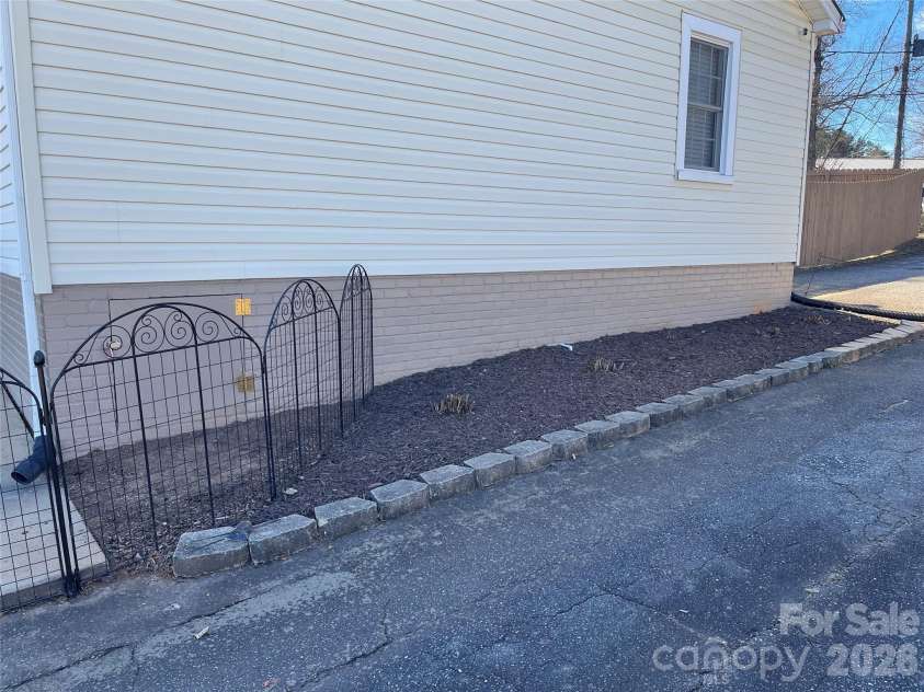 268 Oakland Road, Spindale, NC 28160.  MLS# CAR4337936, YatesRealty ID 2828. 