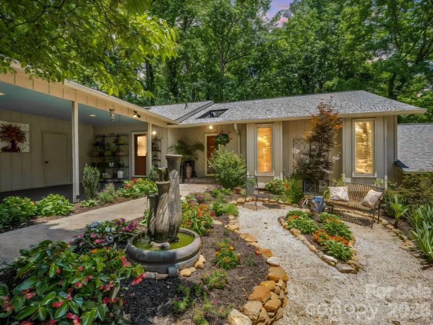 154 Fairlane Road, Columbus, NC 28722.  MLS# CAR4389133, YatesRealty ID 28280. 