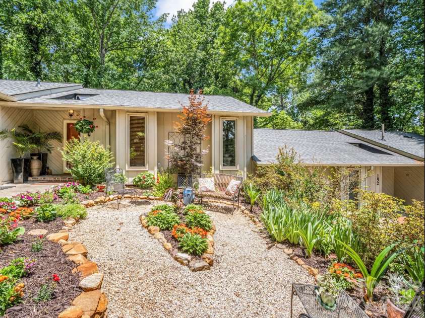 154 Fairlane Road, Columbus, NC 28722.  MLS# CAR4389133, YatesRealty ID 28280. 