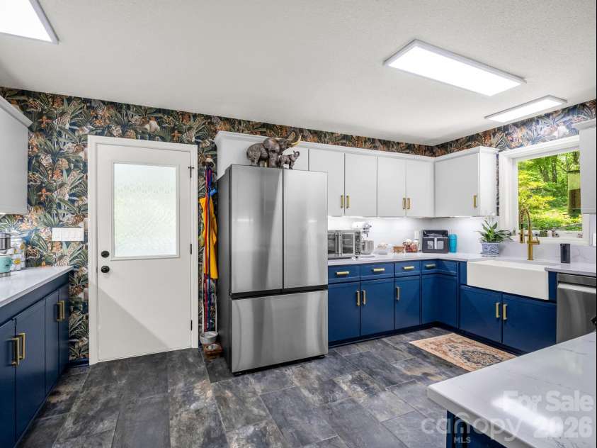 154 Fairlane Road, Columbus, NC 28722.  MLS# CAR4389133, YatesRealty ID 28280. 