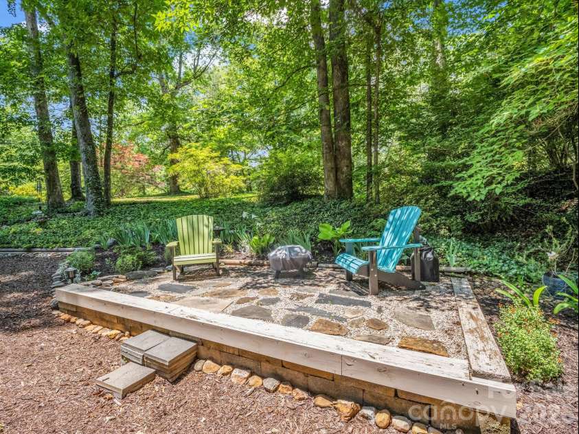 154 Fairlane Road, Columbus, NC 28722.  MLS# CAR4389133, YatesRealty ID 28280. 