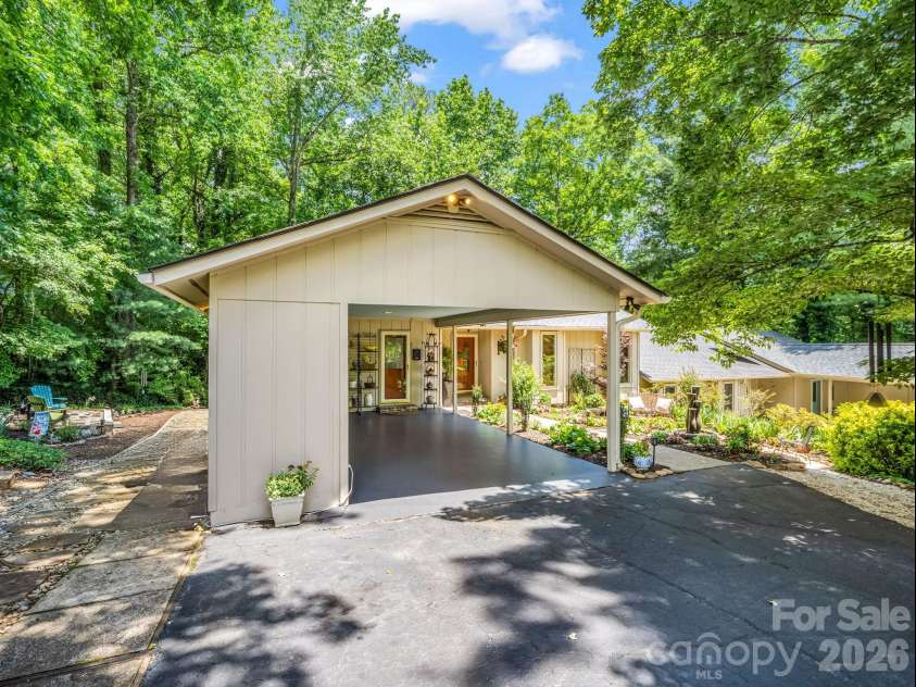 154 Fairlane Road, Columbus, NC 28722.  MLS# CAR4389133, YatesRealty ID 28280. 