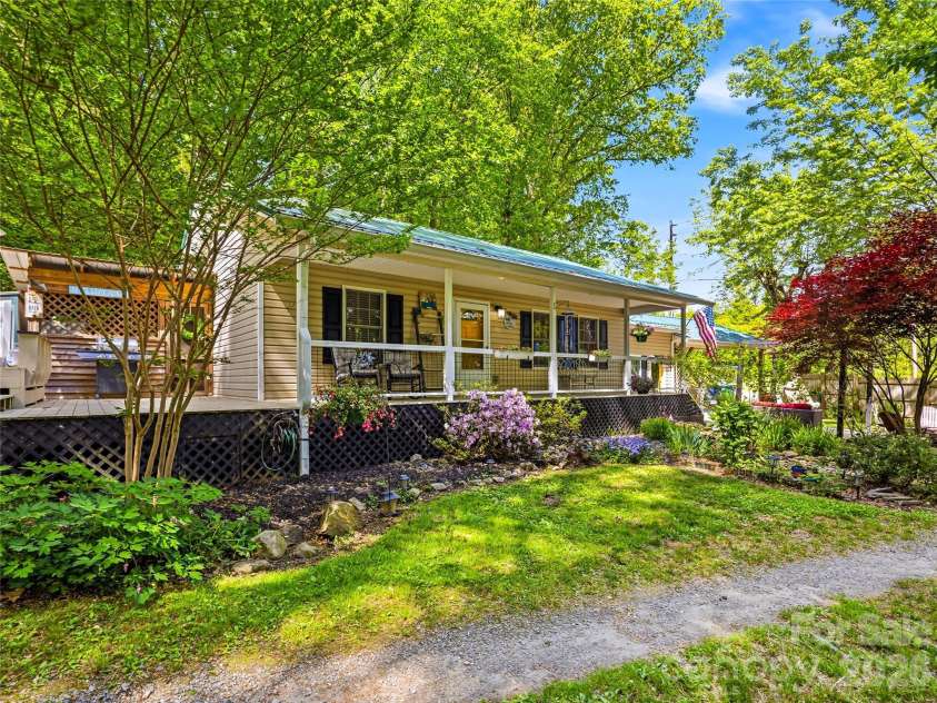 103 Old US 19 23 Highway, Candler, NC 28715.  MLS# CAR4367425, YatesRealty ID 28281. 