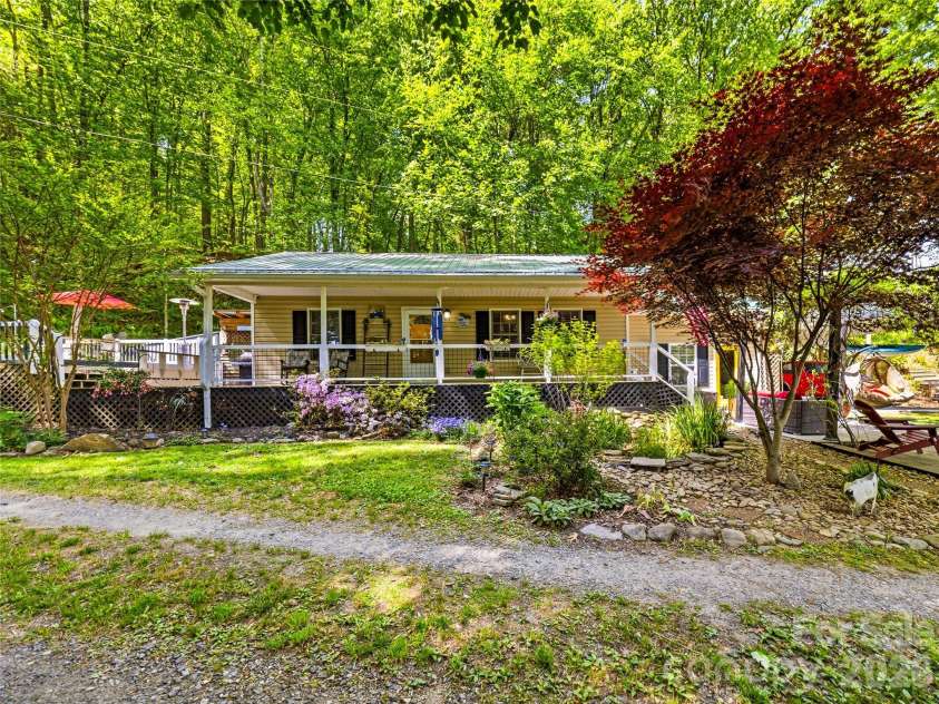 103 Old US 19 23 Highway, Candler, NC 28715.  MLS# CAR4367425, YatesRealty ID 28281. 