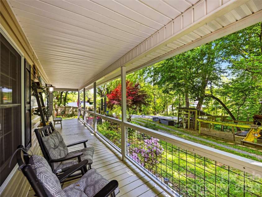 103 Old US 19 23 Highway, Candler, NC 28715.  MLS# CAR4367425, YatesRealty ID 28281. 