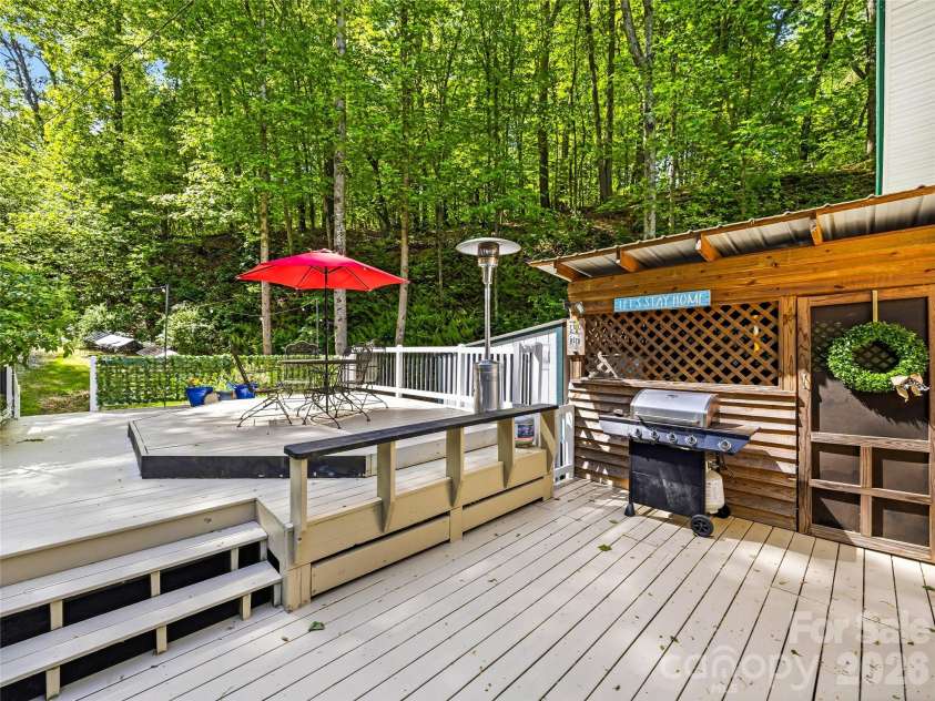 103 Old US 19 23 Highway, Candler, NC 28715.  MLS# CAR4367425, YatesRealty ID 28281. 