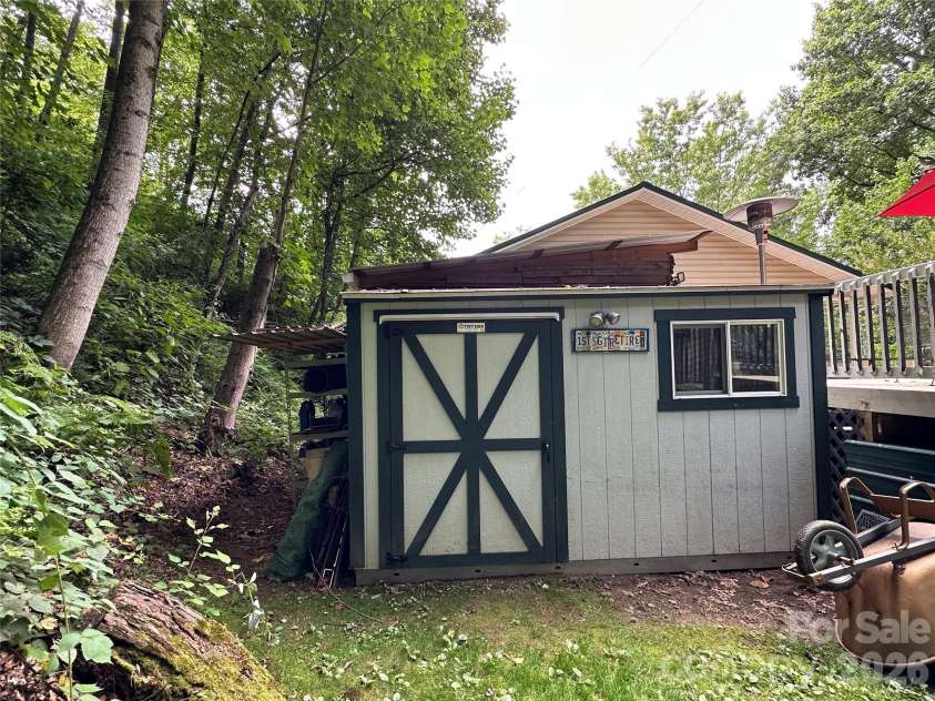 103 Old US 19 23 Highway, Candler, NC 28715.  MLS# CAR4367425, YatesRealty ID 28281. 