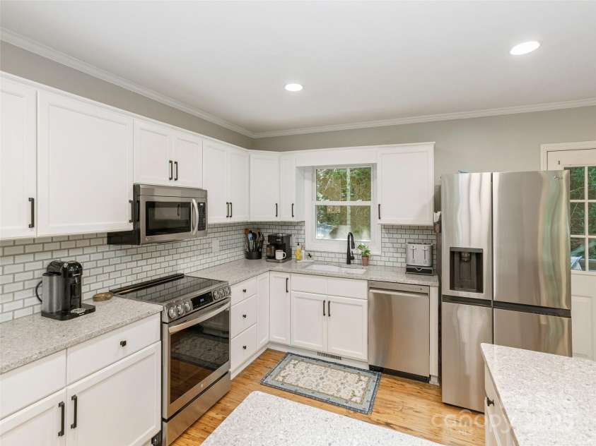 27 Walker Cove Road, Black Mountain, NC 28711.  MLS# CAR4277412, YatesRealty ID 28281. 