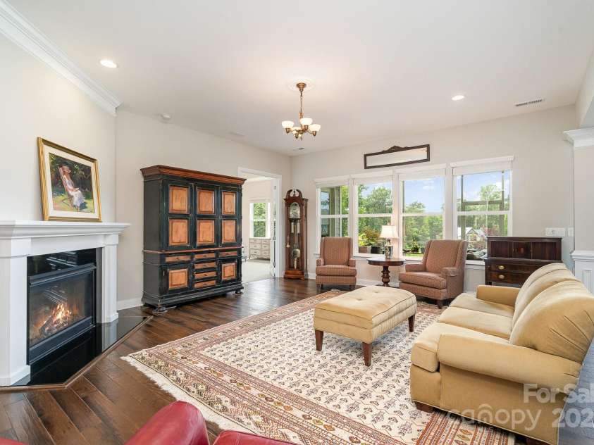 10016 St Kitts Landing Lane, Charlotte, NC 28278.  MLS# CAR4261578, YatesRealty ID 28282. Great room w/fireplace