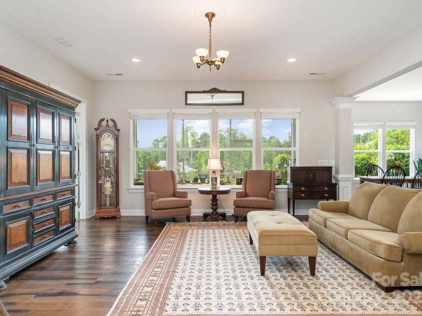 10016 St Kitts Landing Lane, Charlotte, NC 28278.  MLS# CAR4261578, YatesRealty ID 28282. Open concept great room