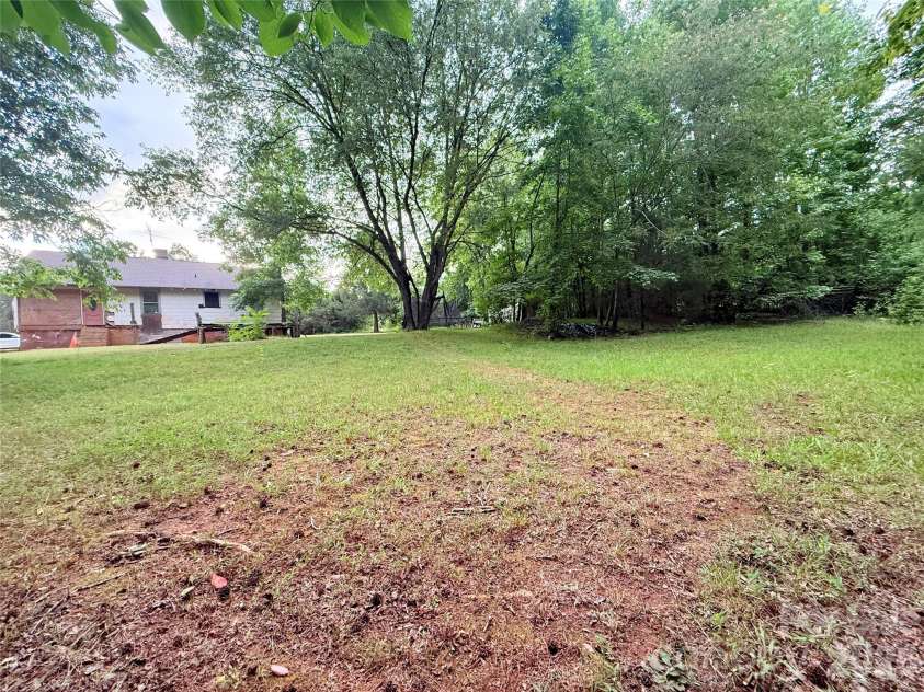 1491 Landrum Road, Columbus, NC 28722.  MLS# CAR4382944, YatesRealty ID 28282. 