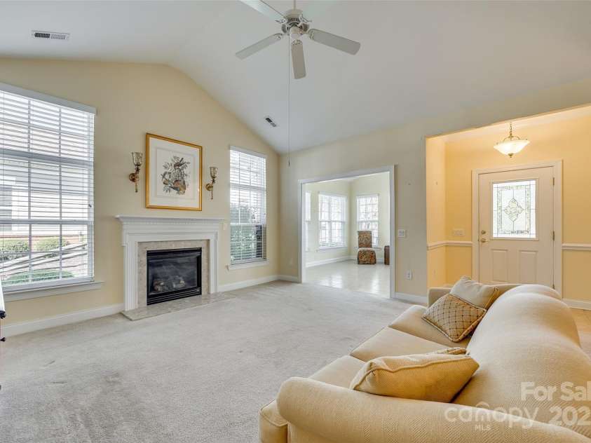 2107 Castle Court, Matthews, NC 28105.  MLS# CAR4239887, YatesRealty ID 28285. 