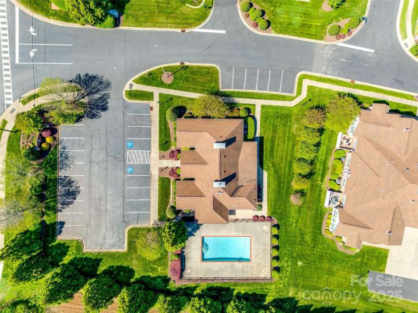 2107 Castle Court, Matthews, NC 28105.  MLS# CAR4239887, YatesRealty ID 28285. 