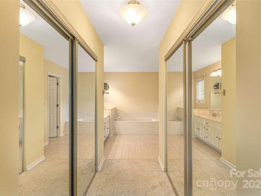 111 Clubwood Court, Asheville, NC 28803.  MLS# CAR4257761, YatesRealty ID 28286. 