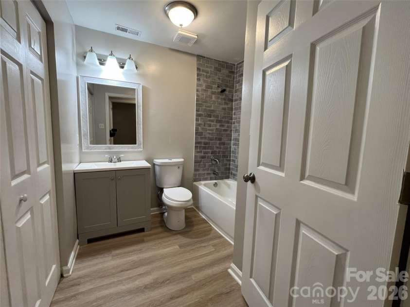 5830 Stone Bluff Court, Charlotte, NC 28214.  MLS# CAR4352514, YatesRealty ID 28286. 