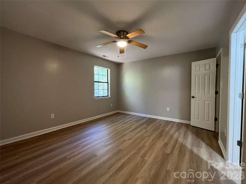 5830 Stone Bluff Court, Charlotte, NC 28214.  MLS# CAR4352514, YatesRealty ID 28286. 