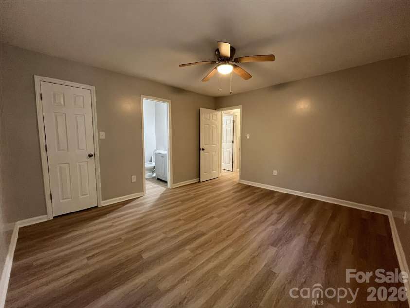 5830 Stone Bluff Court, Charlotte, NC 28214.  MLS# CAR4352514, YatesRealty ID 28286. 