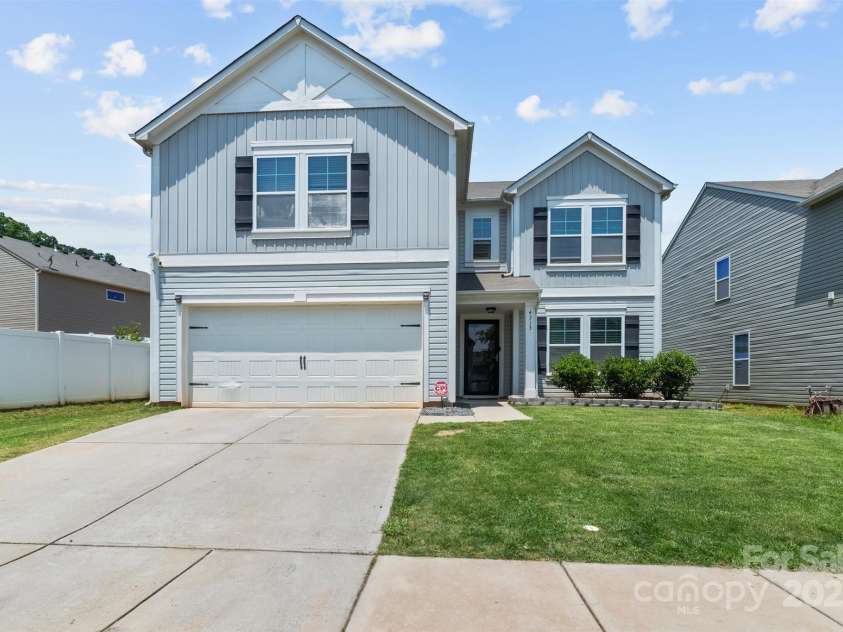 4313 Gibbon Crossing Drive, Charlotte, NC 28269.  MLS# CAR4268116, YatesRealty ID 28287. 