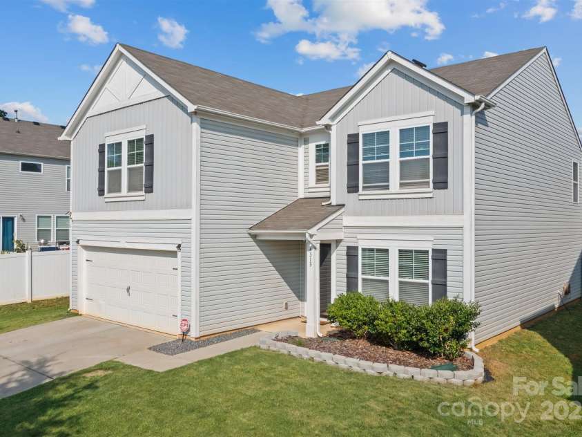 4313 Gibbon Crossing Drive, Charlotte, NC 28269.  MLS# CAR4268116, YatesRealty ID 28287. 