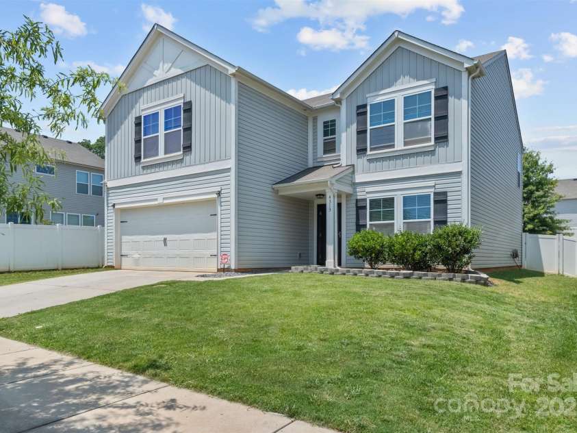 4313 Gibbon Crossing Drive, Charlotte, NC 28269.  MLS# CAR4268116, YatesRealty ID 28287. 
