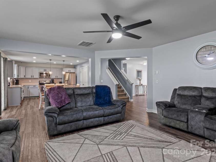 4313 Gibbon Crossing Drive, Charlotte, NC 28269.  MLS# CAR4268116, YatesRealty ID 28287. 