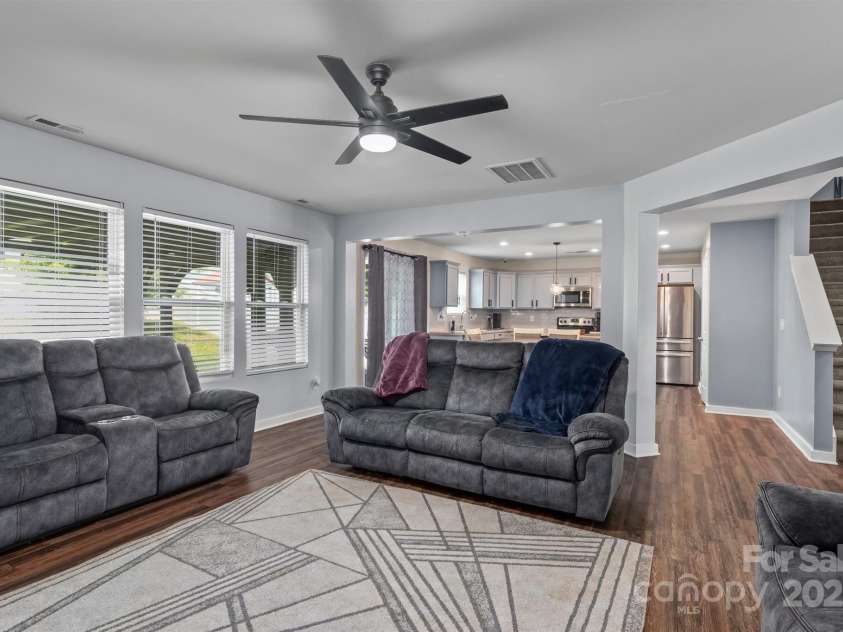 4313 Gibbon Crossing Drive, Charlotte, NC 28269.  MLS# CAR4268116, YatesRealty ID 28287. 
