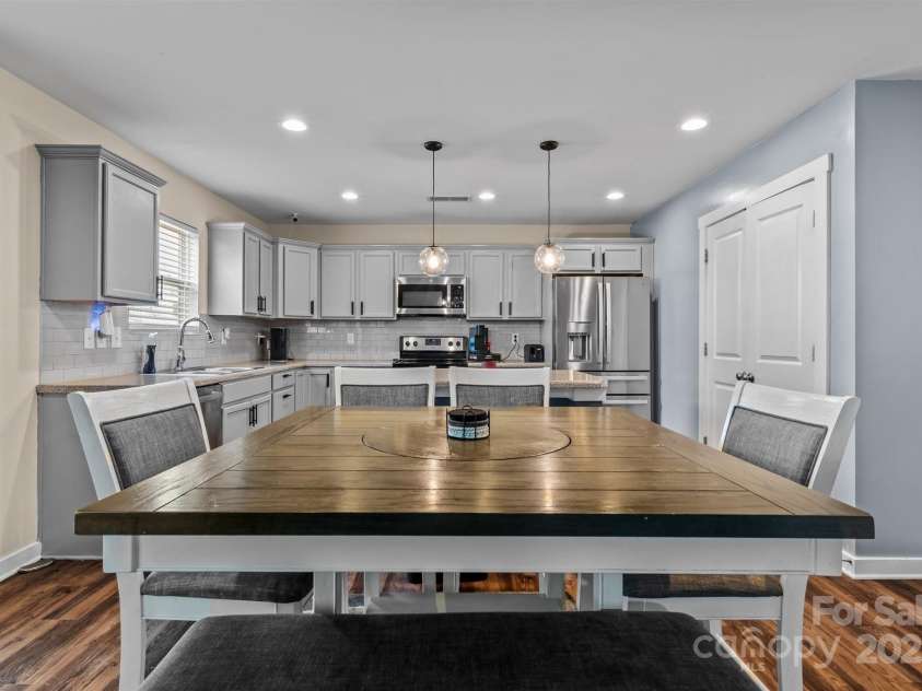 4313 Gibbon Crossing Drive, Charlotte, NC 28269.  MLS# CAR4268116, YatesRealty ID 28287. 