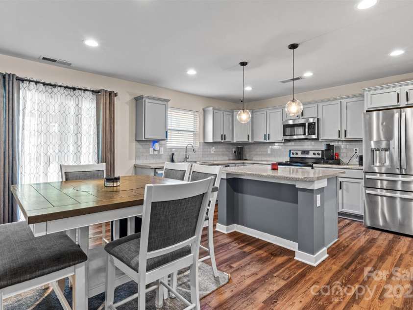 4313 Gibbon Crossing Drive, Charlotte, NC 28269.  MLS# CAR4268116, YatesRealty ID 28287. 