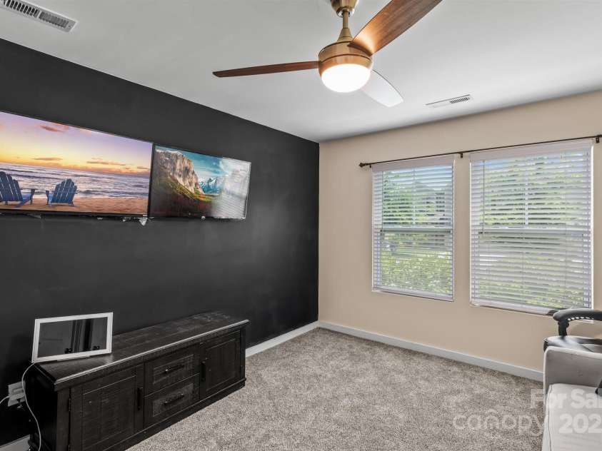 4313 Gibbon Crossing Drive, Charlotte, NC 28269.  MLS# CAR4268116, YatesRealty ID 28287. 
