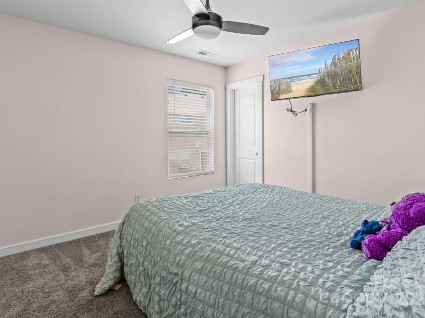 4313 Gibbon Crossing Drive, Charlotte, NC 28269.  MLS# CAR4268116, YatesRealty ID 28287. 