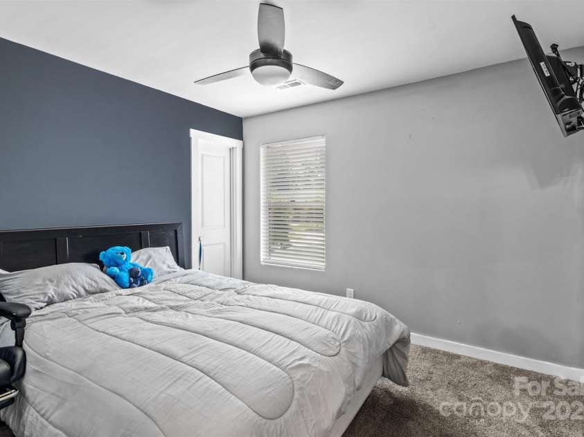 4313 Gibbon Crossing Drive, Charlotte, NC 28269.  MLS# CAR4268116, YatesRealty ID 28287. 