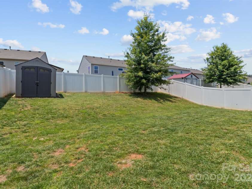 4313 Gibbon Crossing Drive, Charlotte, NC 28269.  MLS# CAR4268116, YatesRealty ID 28287. 
