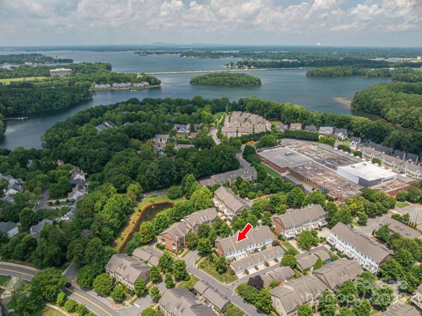 734 Naramore Street, Davidson, NC 28036.  MLS# CAR4276435, YatesRealty ID 28288. 